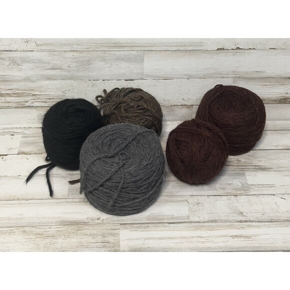 Mixed Lot Of 5 Skeins Of Yarn All Wool Or Partial Wool Neutrals - Picture 1 of 3